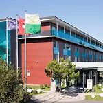 Novotel Lausanne Bussigny Отель