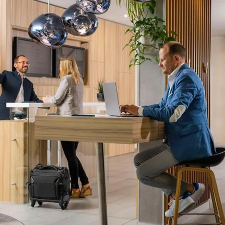 Отель Novotel Lausanne Bussigny Криссье