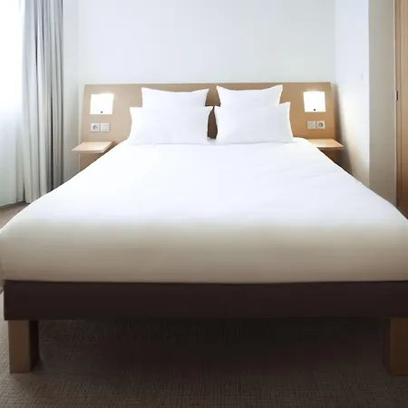 Novotel Lausanne Bussigny 4*