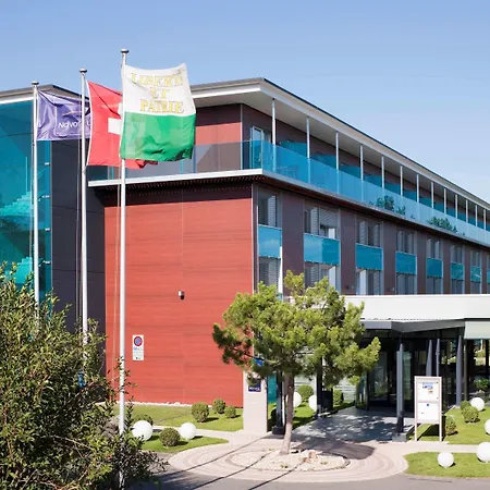 Novotel Lausanne Bussigny Otel