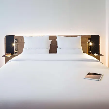 Novotel Lausanne Bussigny 4*