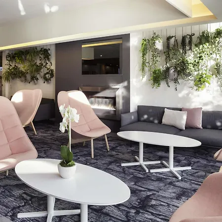 Hotel Novotel Lausanne Bussigny 4*