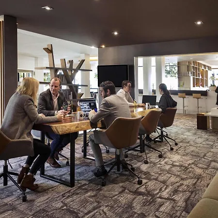Novotel Lausanne Bussigny Hotel 4*