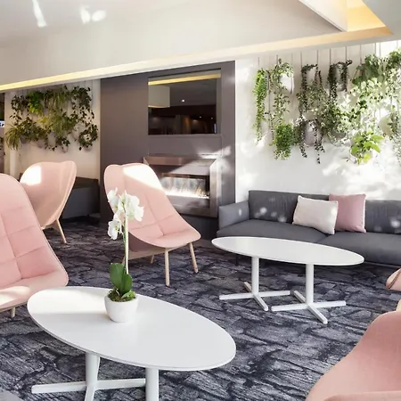Отель Novotel Lausanne Bussigny 4*
