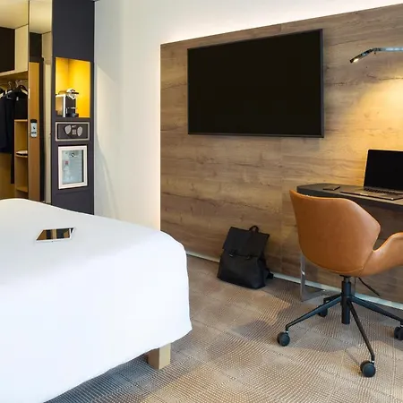 Novotel Lausanne Bussigny 4*