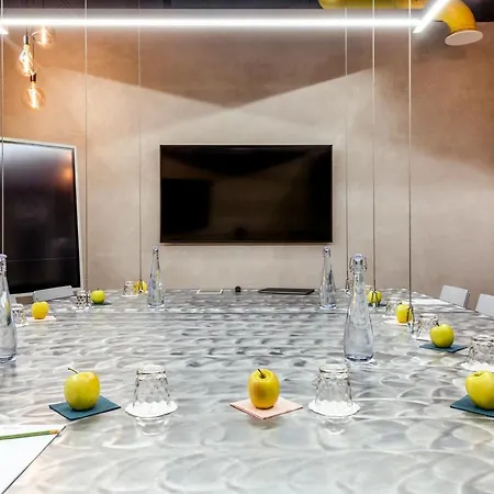 Novotel Lausanne Bussigny Отель