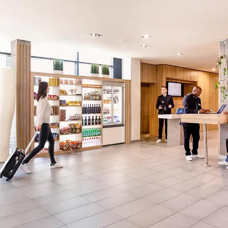 Отель Novotel Lausanne Bussigny