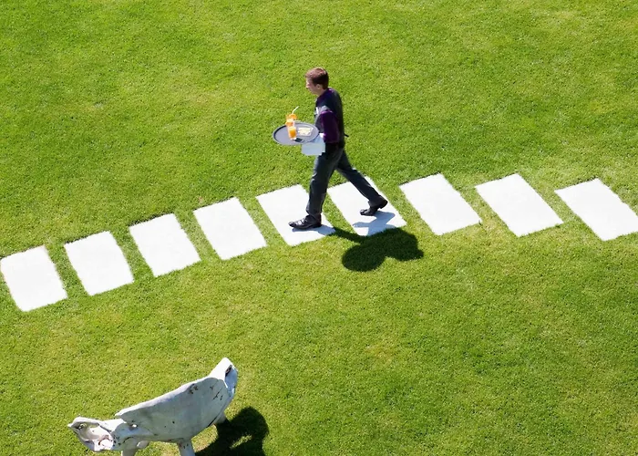 نوفوتيل لوزان بوسيني 4*