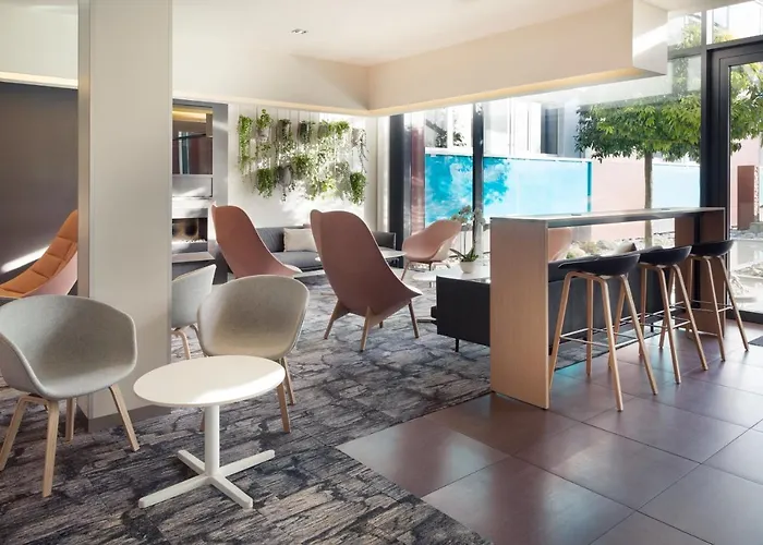 Hotell Novotel Lausanne Bussigny 4*